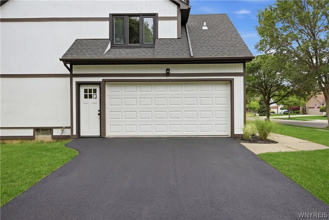113 Meadow Spring Lane, Amherst, New York 14051, Amherst, New York 14051, 3 Bedroom Bedrooms, 10 Room Rooms,2 BathroomBathrooms,Residential,For Sale,113 Meadow Spring Lane, Amherst, New York 14051,0,B1708640