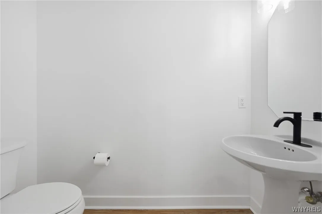 113 Meadow Spring Lane, Amherst, New York 14051, Amherst, New York 14051, 3 Bedroom Bedrooms, 10 Room Rooms,2 BathroomBathrooms,Residential,For Sale,113 Meadow Spring Lane, Amherst, New York 14051,0,B1708640