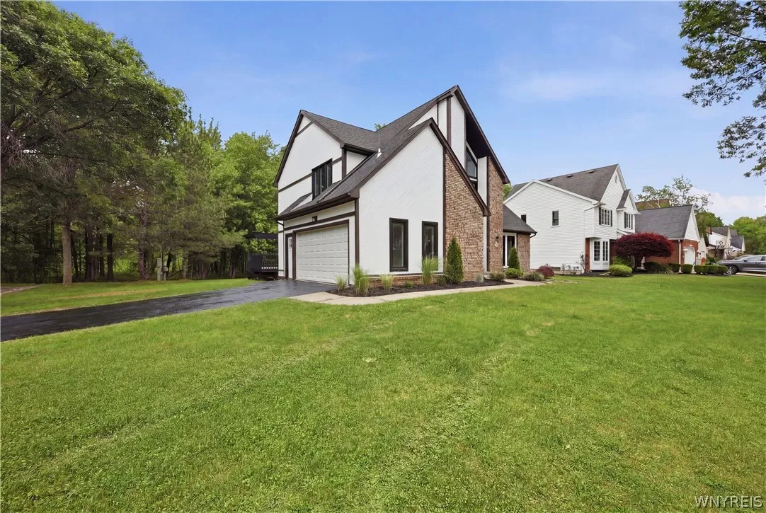 113 Meadow Spring Lane, Amherst, New York 14051, Amherst, New York 14051, 3 Bedroom Bedrooms, 10 Room Rooms,2 BathroomBathrooms,Residential,For Sale,113 Meadow Spring Lane, Amherst, New York 14051,0,B1708640