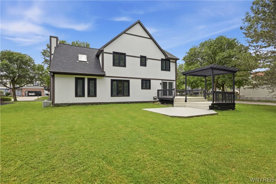 113 Meadow Spring Lane, Amherst, New York 14051, Amherst, New York 14051, 3 Bedroom Bedrooms, 10 Room Rooms,2 BathroomBathrooms,Residential,For Sale,113 Meadow Spring Lane, Amherst, New York 14051,0,B1708640