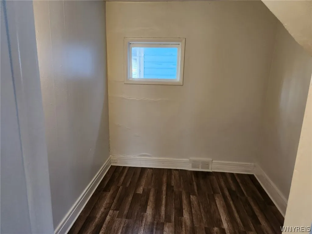 325 Breckenridge Street, Buffalo, New York 14213, Buffalo, New York 14213, 2 Bedroom Bedrooms, 7 Room Rooms,1 BathroomBathrooms,Residential Lease,For Rent,325 Breckenridge Street, Buffalo, New York 14213,0,B1708753
