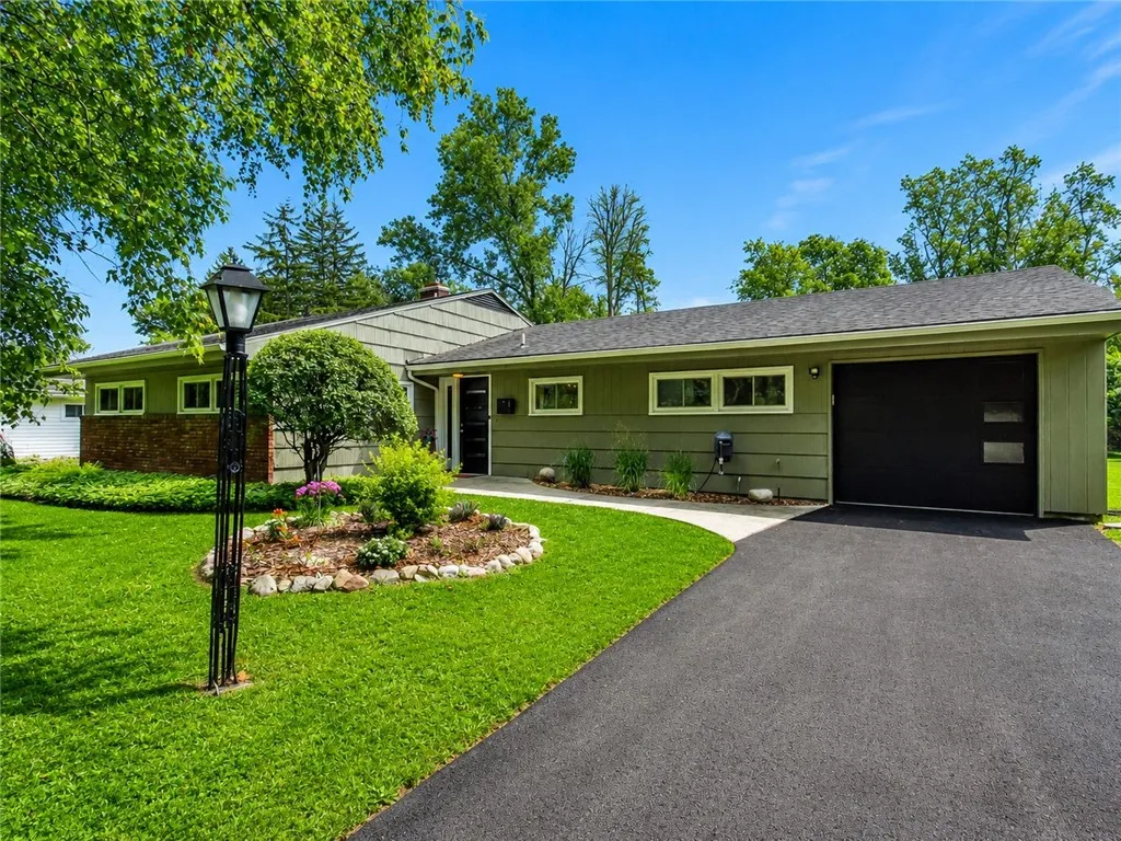 172 Hemingway Drive, Brighton, New York 14620, Brighton, New York 14620, 4 Bedroom Bedrooms, 10 Room Rooms,2 BathroomBathrooms,Residential,Closed,172 Hemingway Drive, Brighton, New York 14620,0,R1707625
