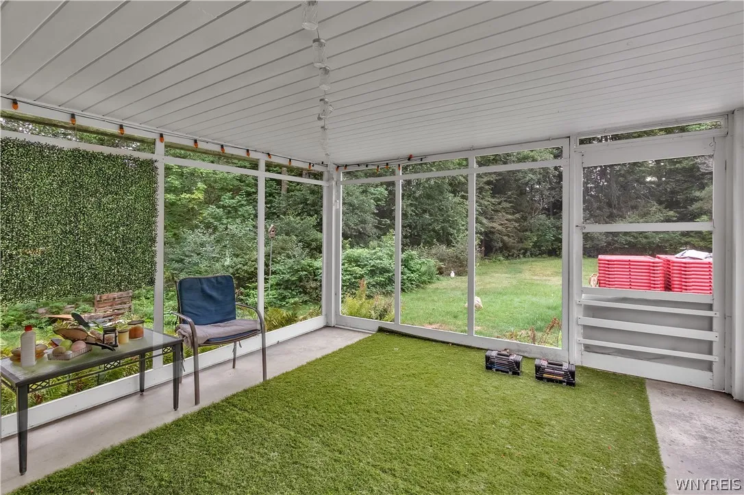 20 Nieman Drive, Orchard Park, New York 14127, Orchard Park, New York 14127, 4 Bedroom Bedrooms, 8 Room Rooms,2 BathroomBathrooms,Residential,For Sale,20 Nieman Drive, Orchard Park, New York 14127,0,B1708752