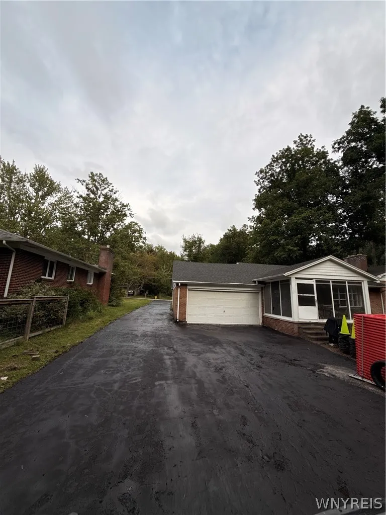 20 Nieman Drive, Orchard Park, New York 14127, Orchard Park, New York 14127, 4 Bedroom Bedrooms, 8 Room Rooms,2 BathroomBathrooms,Residential,For Sale,20 Nieman Drive, Orchard Park, New York 14127,0,B1708752