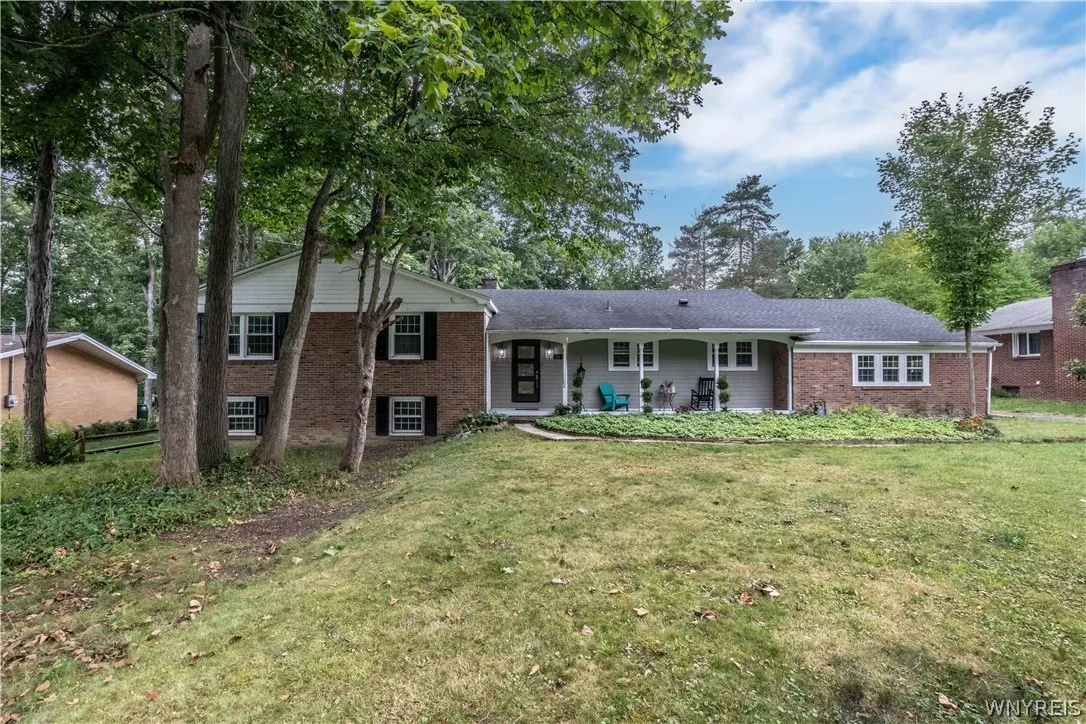 20 Nieman Drive, Orchard Park, New York 14127, Orchard Park, New York 14127, 4 Bedroom Bedrooms, 8 Room Rooms,2 BathroomBathrooms,Residential,For Sale,20 Nieman Drive, Orchard Park, New York 14127,0,B1708752