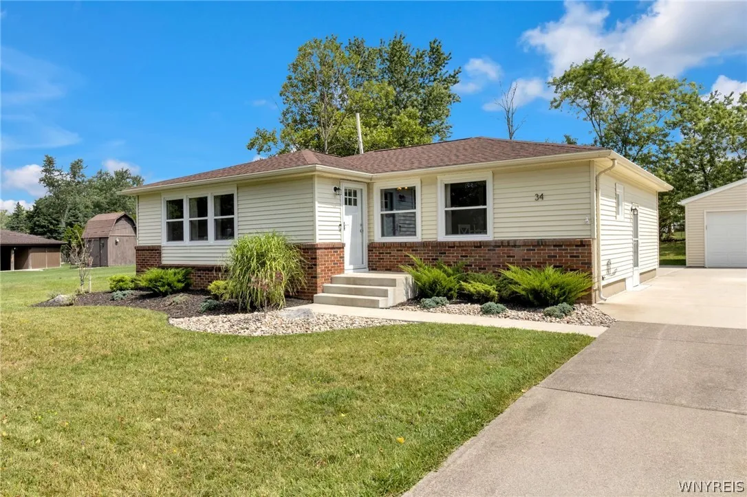 34 Kingswood Drive, Orchard Park, New York 14127, Orchard Park, New York 14127, 3 Bedroom Bedrooms, 6 Room Rooms,2 BathroomBathrooms,Residential,Closed,34 Kingswood Drive, Orchard Park, New York 14127,0,B1708552