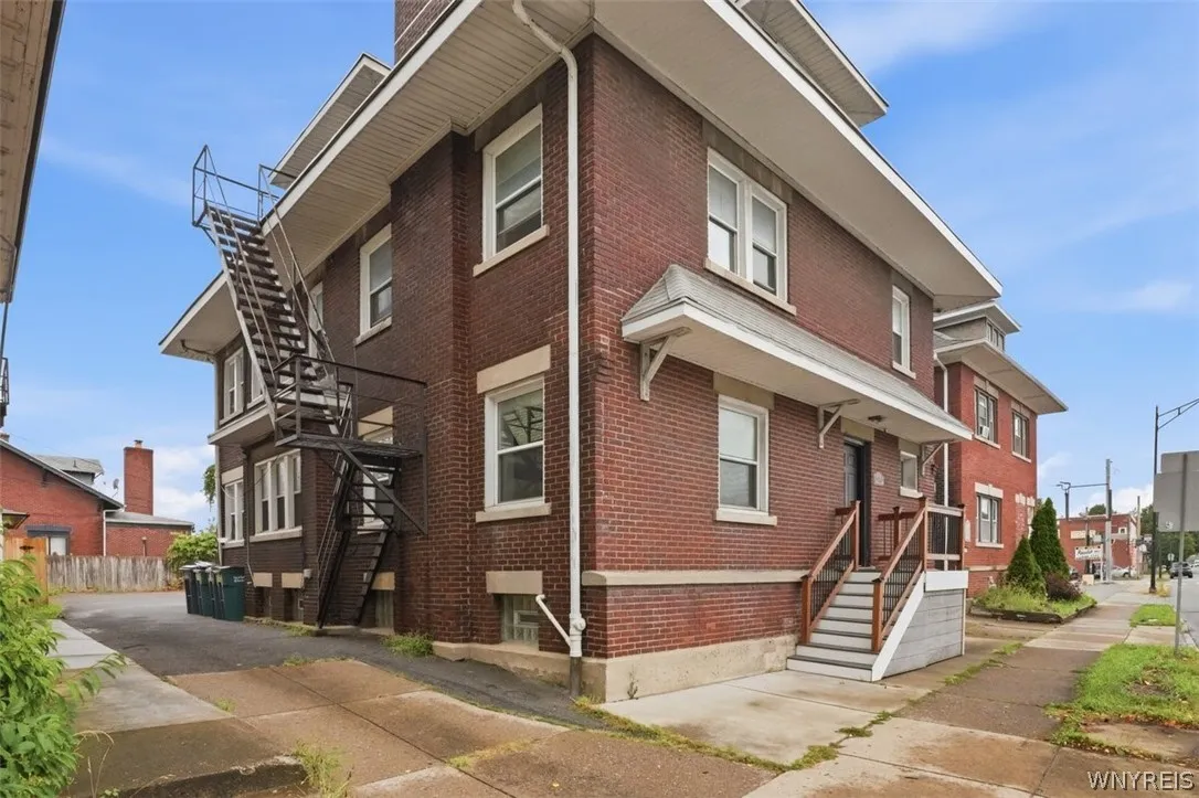 2452 Delaware Avenue, Buffalo, New York 14216, Buffalo, New York 14216, 7 Bedroom Bedrooms, 14 Room Rooms,2 BathroomBathrooms,Residential,For Sale,2452 Delaware Avenue, Buffalo, New York 14216,0,B1708702
