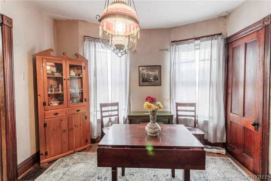236 Barton Street, Buffalo, New York 14213, Buffalo, New York 14213, 4 Bedroom Bedrooms, 10 Room Rooms,1 BathroomBathrooms,Residential,For Sale,236 Barton Street, Buffalo, New York 14213,0,B1709033