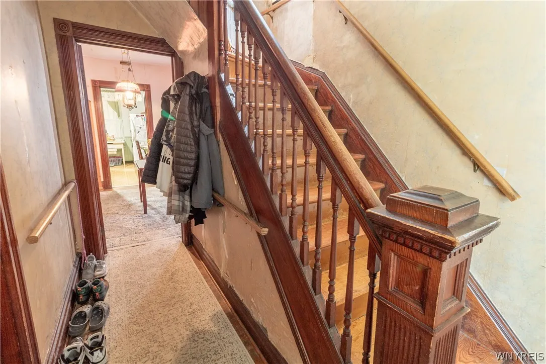 236 Barton Street, Buffalo, New York 14213, Buffalo, New York 14213, 4 Bedroom Bedrooms, 10 Room Rooms,1 BathroomBathrooms,Residential,For Sale,236 Barton Street, Buffalo, New York 14213,0,B1709033