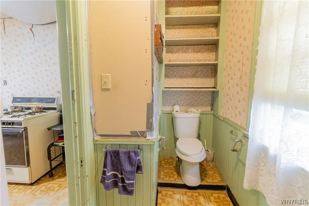 236 Barton Street, Buffalo, New York 14213, Buffalo, New York 14213, 4 Bedroom Bedrooms, 10 Room Rooms,1 BathroomBathrooms,Residential,For Sale,236 Barton Street, Buffalo, New York 14213,0,B1709033