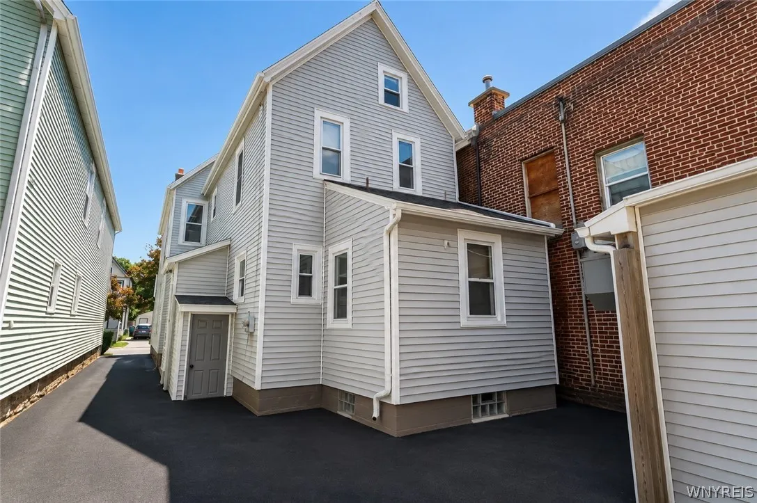193 14th Street, Buffalo, New York 14213, Buffalo, New York 14213, 4 Bedroom Bedrooms, ,2 BathroomBathrooms,Residential,For Sale,193 14th Street, Buffalo, New York 14213,0,B1709514