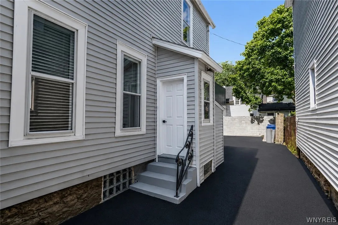 193 14th Street, Buffalo, New York 14213, Buffalo, New York 14213, 4 Bedroom Bedrooms, ,2 BathroomBathrooms,Residential,For Sale,193 14th Street, Buffalo, New York 14213,0,B1709514