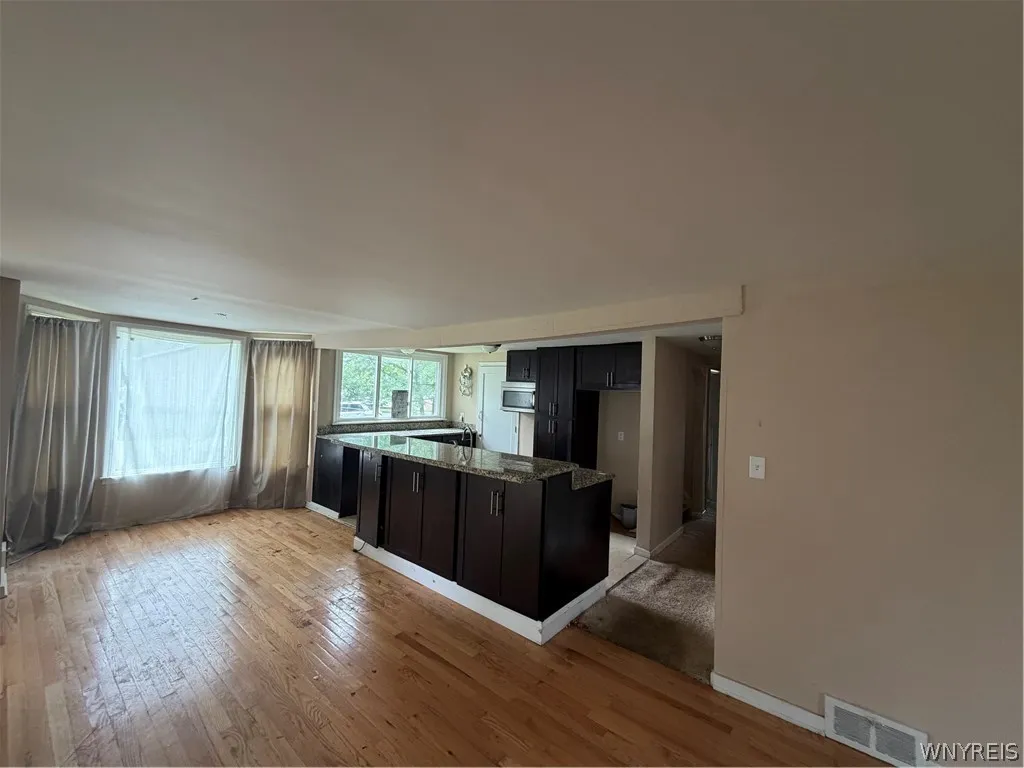 1295 East Park Road, Grand Island, New York 14072, Grand Island, New York 14072, 4 Bedroom Bedrooms, 8 Room Rooms,2 BathroomBathrooms,Residential,For Sale,1295 East Park Road, Grand Island, New York 14072,0,B1709570