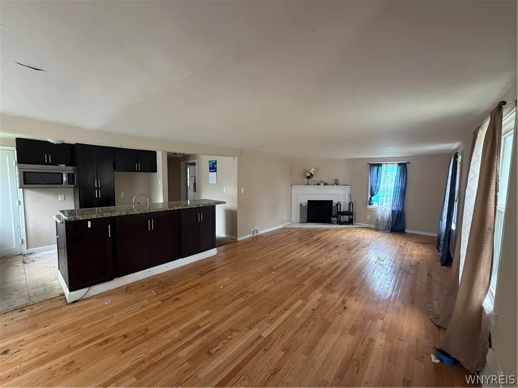 1295 East Park Road, Grand Island, New York 14072, Grand Island, New York 14072, 4 Bedroom Bedrooms, 8 Room Rooms,2 BathroomBathrooms,Residential,For Sale,1295 East Park Road, Grand Island, New York 14072,0,B1709570