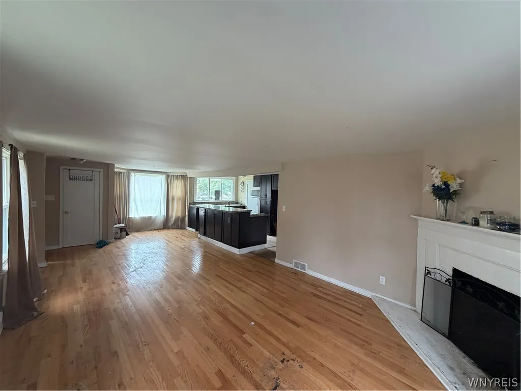 1295 East Park Road, Grand Island, New York 14072, Grand Island, New York 14072, 4 Bedroom Bedrooms, 8 Room Rooms,2 BathroomBathrooms,Residential,For Sale,1295 East Park Road, Grand Island, New York 14072,0,B1709570