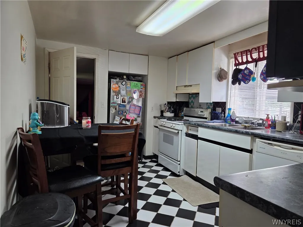 3878 Dartmouth Street, Hamburg, New York 14075, Hamburg, New York 14075, 5 Bedroom Bedrooms, ,2 BathroomBathrooms,Residential,For Sale,3878 Dartmouth Street, Hamburg, New York 14075,0,B1709308