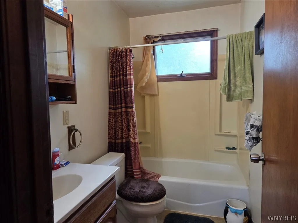 3878 Dartmouth Street, Hamburg, New York 14075, Hamburg, New York 14075, 5 Bedroom Bedrooms, ,2 BathroomBathrooms,Residential,For Sale,3878 Dartmouth Street, Hamburg, New York 14075,0,B1709308