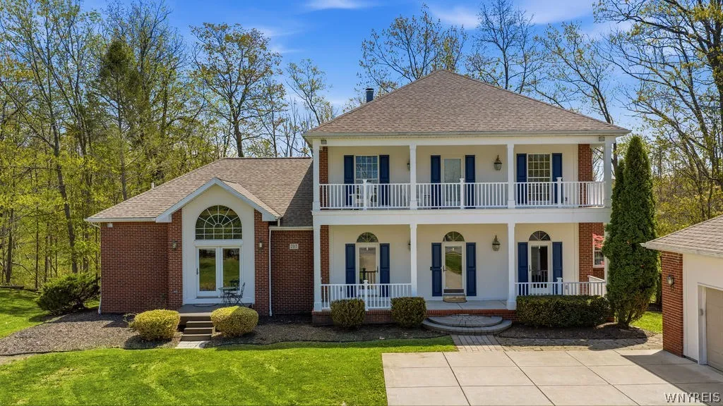 207 Forest Creek Lane, Grand Island, New York 1407, Grand Island, New York 14072, 4 Bedroom Bedrooms, 10 Room Rooms,2 BathroomBathrooms,Residential,For Sale,207 Forest Creek Lane, Grand Island, New York 1407,0,B1709890