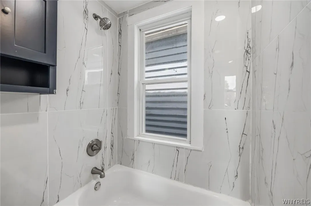 324 Carlton Street, Buffalo, New York 14204, Buffalo, New York 14204, 4 Bedroom Bedrooms, ,2 BathroomBathrooms,Residential,For Sale,324 Carlton Street, Buffalo, New York 14204,0,B1710209