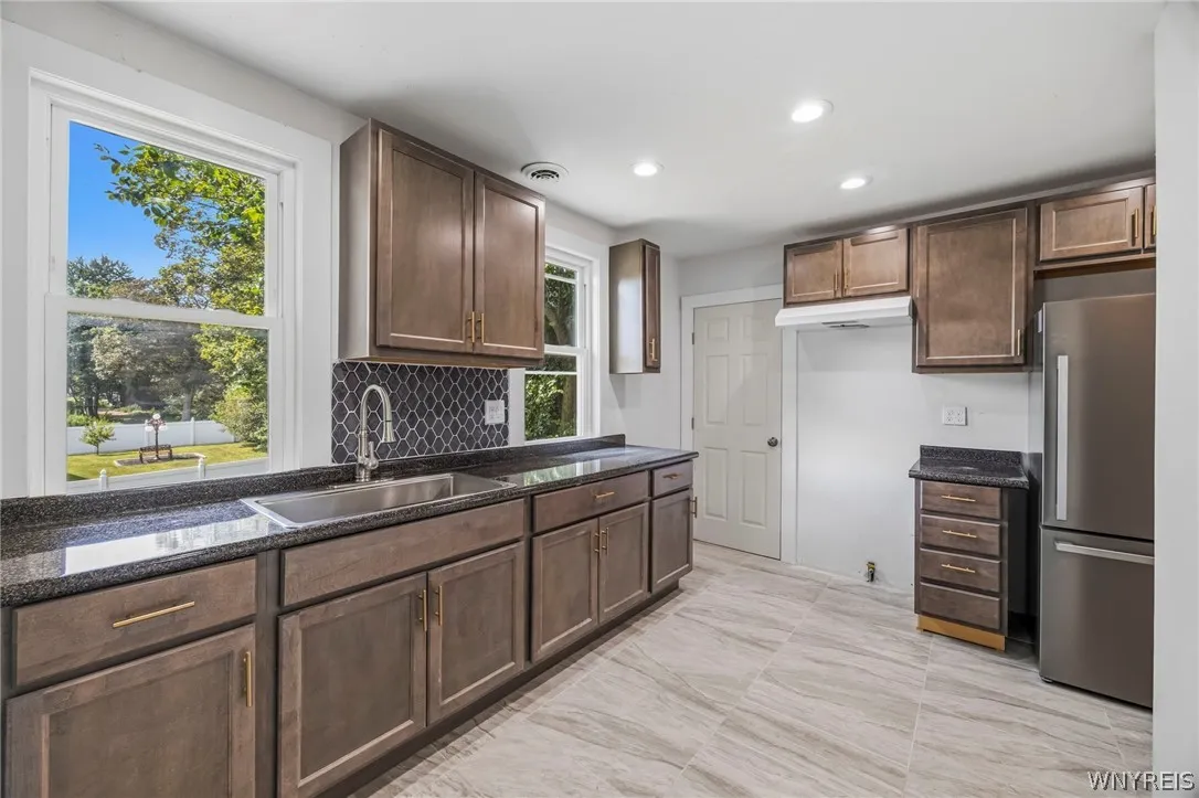 324 Carlton Street, Buffalo, New York 14204, Buffalo, New York 14204, 4 Bedroom Bedrooms, ,2 BathroomBathrooms,Residential,For Sale,324 Carlton Street, Buffalo, New York 14204,0,B1710209
