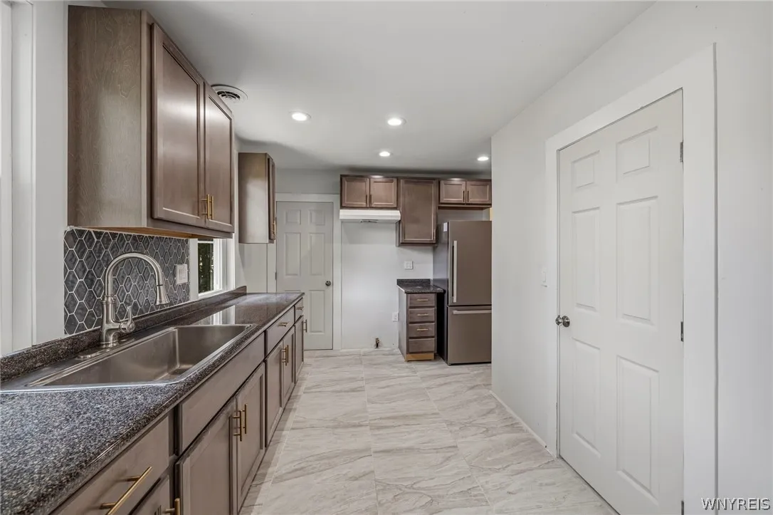 324 Carlton Street, Buffalo, New York 14204, Buffalo, New York 14204, 4 Bedroom Bedrooms, ,2 BathroomBathrooms,Residential,For Sale,324 Carlton Street, Buffalo, New York 14204,0,B1710209