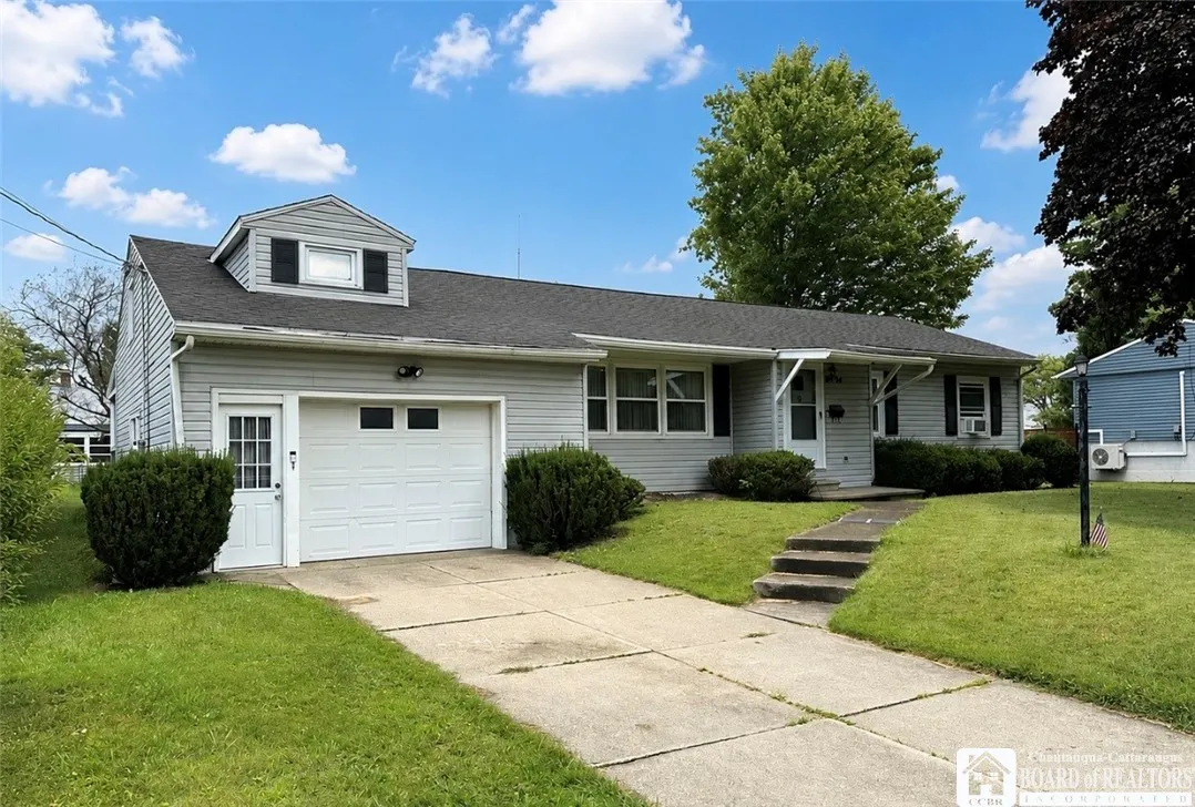 54 Delevan Avenue, Jamestown, New York 14701, Jamestown, New York 14701, 3 Bedroom Bedrooms, 6 Room Rooms,1 BathroomBathrooms,Residential,For Sale,54 Delevan Avenue, Jamestown, New York 14701,0,R1709873
