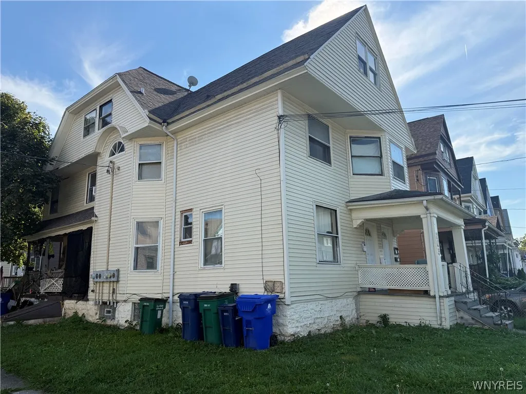 203 Auburn Avenue, Buffalo, New York 14213, Buffalo, New York 14213, 5 Bedroom Bedrooms, ,Multi Family,For Sale,203 Auburn Avenue, Buffalo, New York 14213,0,B1710263