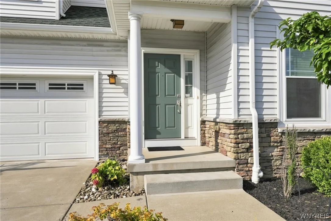 70 Rachel Vincent, Buffalo, New York 14216, Buffalo, New York 14216, 4 Bedroom Bedrooms, 8 Room Rooms,2 BathroomBathrooms,Residential,For Sale,70 Rachel Vincent, Buffalo, New York 14216,0,B1710353