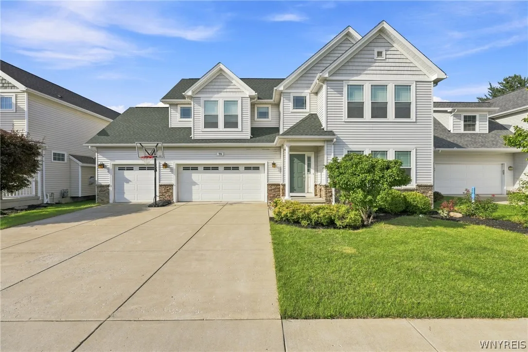 70 Rachel Vincent, Buffalo, New York 14216, Buffalo, New York 14216, 4 Bedroom Bedrooms, 8 Room Rooms,2 BathroomBathrooms,Residential,For Sale,70 Rachel Vincent, Buffalo, New York 14216,0,B1710353
