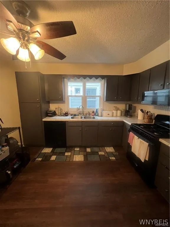 146 Wallace Avenue, Buffalo, New York 14214, Buffalo, New York 14214, 3 Bedroom Bedrooms, 5 Room Rooms,1 BathroomBathrooms,Residential Lease,For Rent,146 Wallace Avenue, Buffalo, New York 14214,0,B1710419