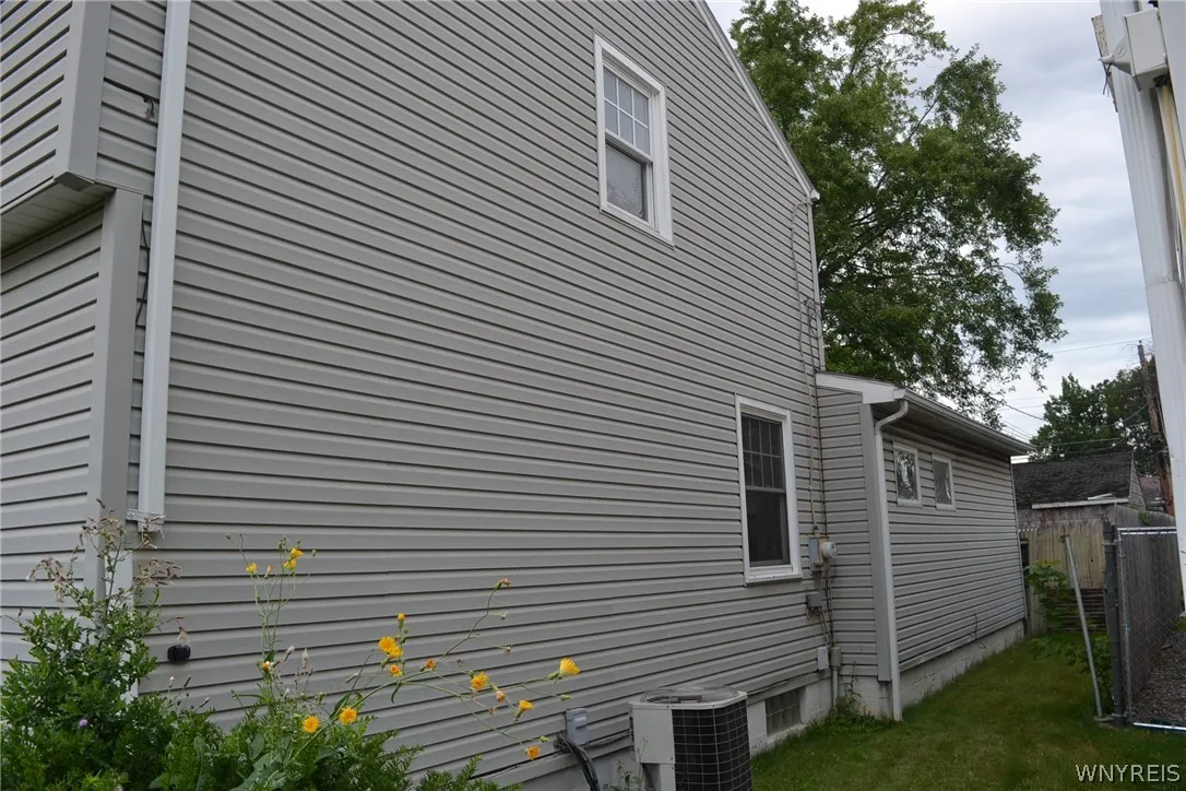 316 Oakvale Boulevard, Tonawanda, New York 14223, Tonawanda, New York 14223, 3 Bedroom Bedrooms, 7 Room Rooms,2 BathroomBathrooms,Residential,For Sale,316 Oakvale Boulevard, Tonawanda, New York 14223,0,B1710827