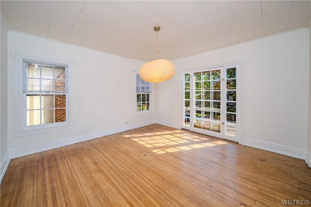346 Woodward Avenue, Buffalo, New York 14214, Buffalo, New York 14214, 6 Bedroom Bedrooms, ,3 BathroomBathrooms,Residential,For Sale,346 Woodward Avenue, Buffalo, New York 14214,0,B1709920