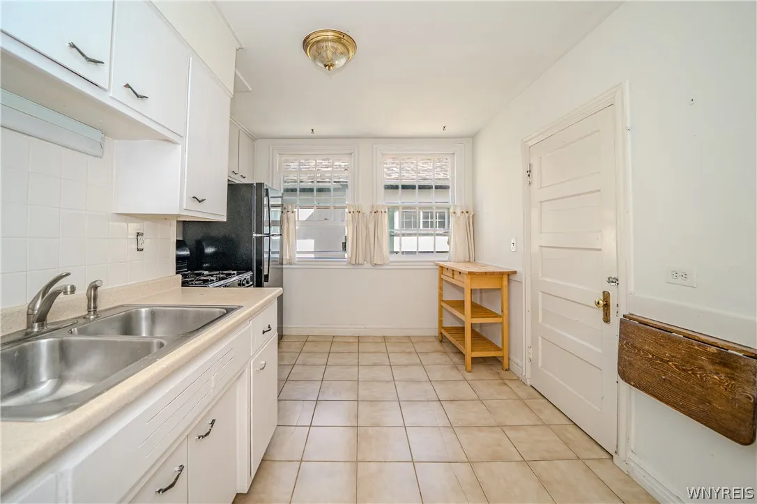 346 Woodward Avenue, Buffalo, New York 14214, Buffalo, New York 14214, 6 Bedroom Bedrooms, ,3 BathroomBathrooms,Residential,For Sale,346 Woodward Avenue, Buffalo, New York 14214,0,B1709920