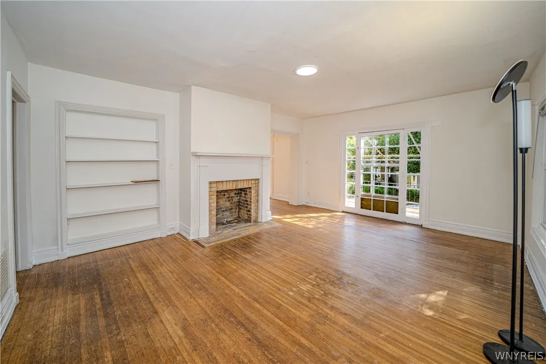 346 Woodward Avenue, Buffalo, New York 14214, Buffalo, New York 14214, 6 Bedroom Bedrooms, ,3 BathroomBathrooms,Residential,For Sale,346 Woodward Avenue, Buffalo, New York 14214,0,B1709920