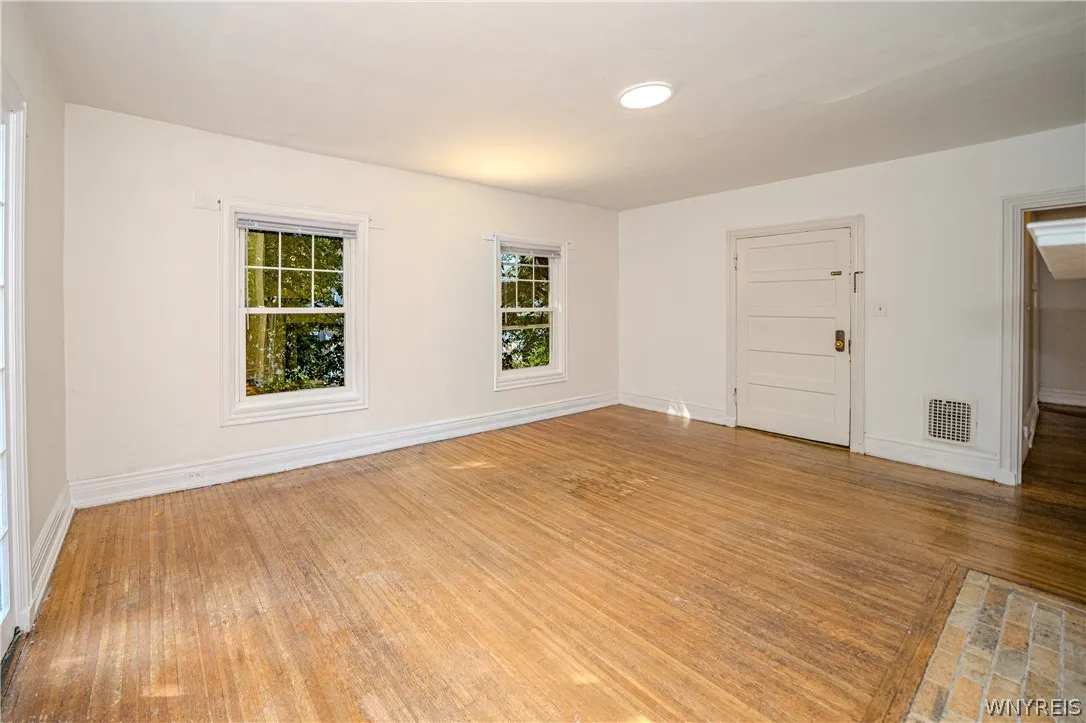 346 Woodward Avenue, Buffalo, New York 14214, Buffalo, New York 14214, 6 Bedroom Bedrooms, ,3 BathroomBathrooms,Residential,For Sale,346 Woodward Avenue, Buffalo, New York 14214,0,B1709920