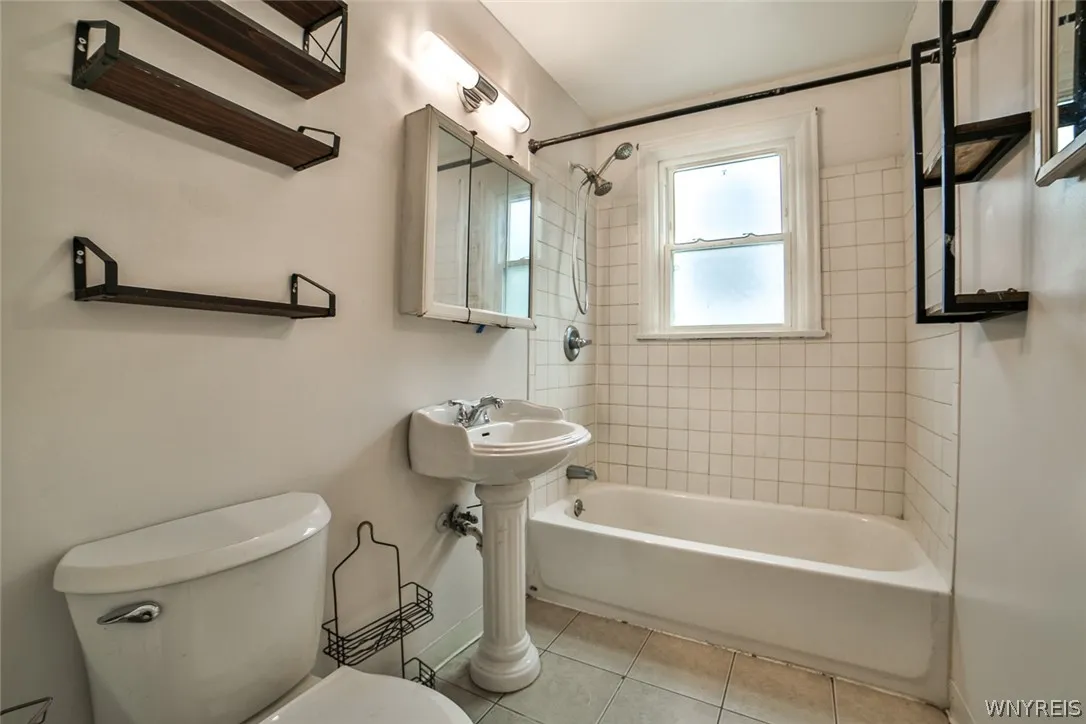 346 Woodward Avenue, Buffalo, New York 14214, Buffalo, New York 14214, 6 Bedroom Bedrooms, ,3 BathroomBathrooms,Residential,For Sale,346 Woodward Avenue, Buffalo, New York 14214,0,B1709920