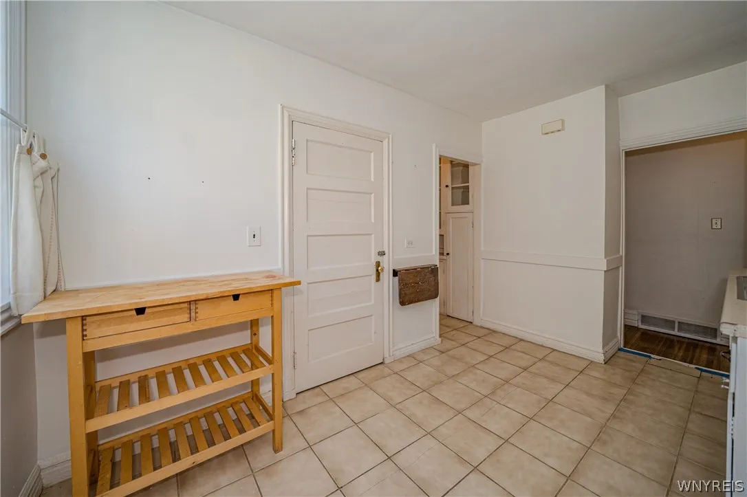 346 Woodward Avenue, Buffalo, New York 14214, Buffalo, New York 14214, 6 Bedroom Bedrooms, ,3 BathroomBathrooms,Residential,For Sale,346 Woodward Avenue, Buffalo, New York 14214,0,B1709920
