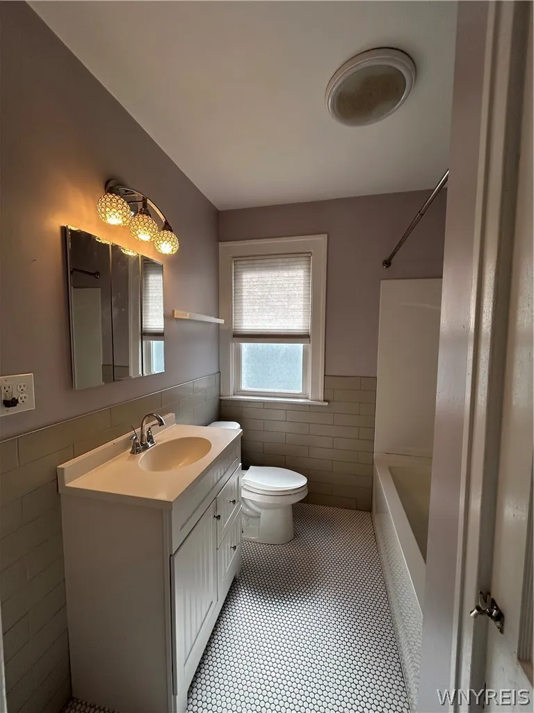 259 North Drive, Buffalo, New York 14216, Buffalo, New York 14216, 6 Bedroom Bedrooms, ,2 BathroomBathrooms,Residential,For Sale,259 North Drive, Buffalo, New York 14216,0,B1710424