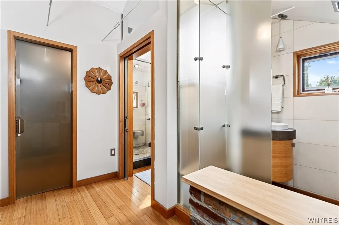 384 Summer Street, Buffalo, New York 14213, Buffalo, New York 14213, 2 Bedroom Bedrooms, 4 Room Rooms,2 BathroomBathrooms,Residential Lease,For Rent,384 Summer Street, Buffalo, New York 14213,0,B1711303