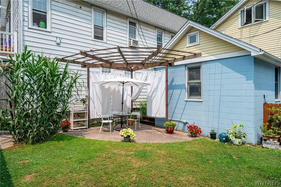 384 Summer Street, Buffalo, New York 14213, Buffalo, New York 14213, 2 Bedroom Bedrooms, 4 Room Rooms,2 BathroomBathrooms,Residential Lease,For Rent,384 Summer Street, Buffalo, New York 14213,0,B1711303