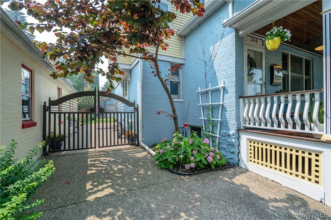 384 Summer Street, Buffalo, New York 14213, Buffalo, New York 14213, 2 Bedroom Bedrooms, 4 Room Rooms,2 BathroomBathrooms,Residential Lease,For Rent,384 Summer Street, Buffalo, New York 14213,0,B1711303