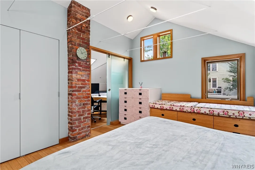 384 Summer Street, Buffalo, New York 14213, Buffalo, New York 14213, 2 Bedroom Bedrooms, 4 Room Rooms,2 BathroomBathrooms,Residential Lease,For Rent,384 Summer Street, Buffalo, New York 14213,0,B1711303