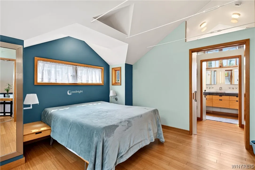 384 Summer Street, Buffalo, New York 14213, Buffalo, New York 14213, 2 Bedroom Bedrooms, 4 Room Rooms,2 BathroomBathrooms,Residential Lease,For Rent,384 Summer Street, Buffalo, New York 14213,0,B1711303