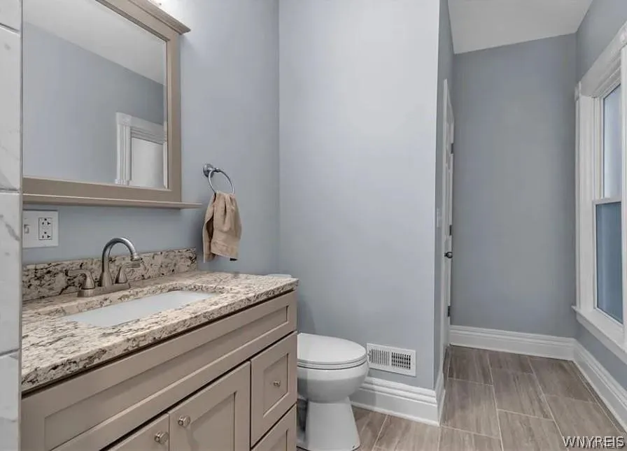378 Breckenridge Street Apt #1 Lower, Buffalo, New, Buffalo, New York 14213, 2 Bedroom Bedrooms, 7 Room Rooms,1 BathroomBathrooms,Residential Lease,For Rent,378 Breckenridge Street Apt #1 Lower, Buffalo, New,0,B1711613