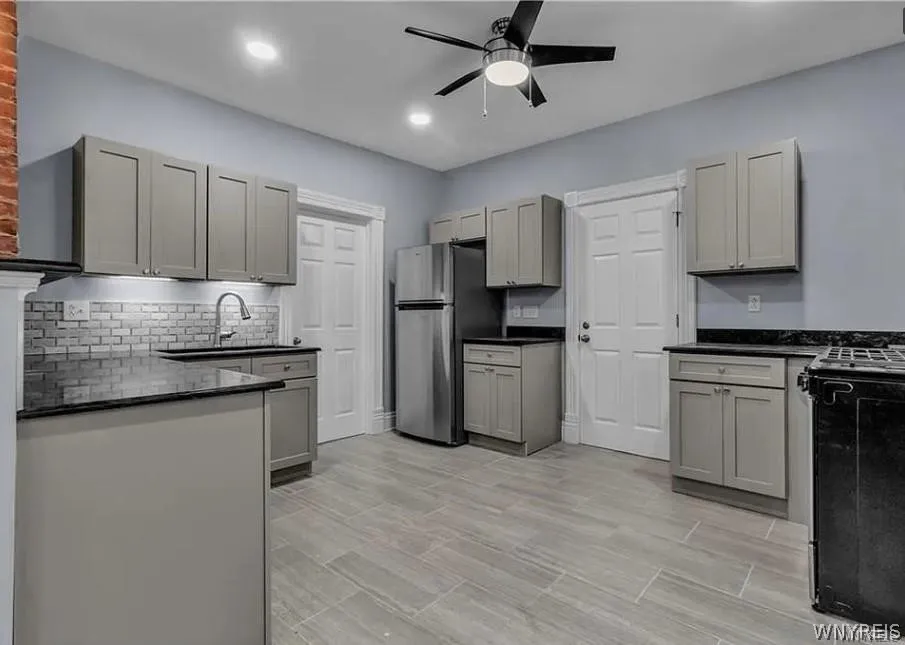 378 Breckenridge Street Apt #1 Lower, Buffalo, New, Buffalo, New York 14213, 2 Bedroom Bedrooms, 7 Room Rooms,1 BathroomBathrooms,Residential Lease,For Rent,378 Breckenridge Street Apt #1 Lower, Buffalo, New,0,B1711613
