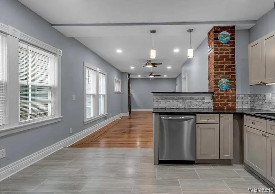 378 Breckenridge Street Apt #1 Lower, Buffalo, New, Buffalo, New York 14213, 2 Bedroom Bedrooms, 7 Room Rooms,1 BathroomBathrooms,Residential Lease,For Rent,378 Breckenridge Street Apt #1 Lower, Buffalo, New,0,B1711613