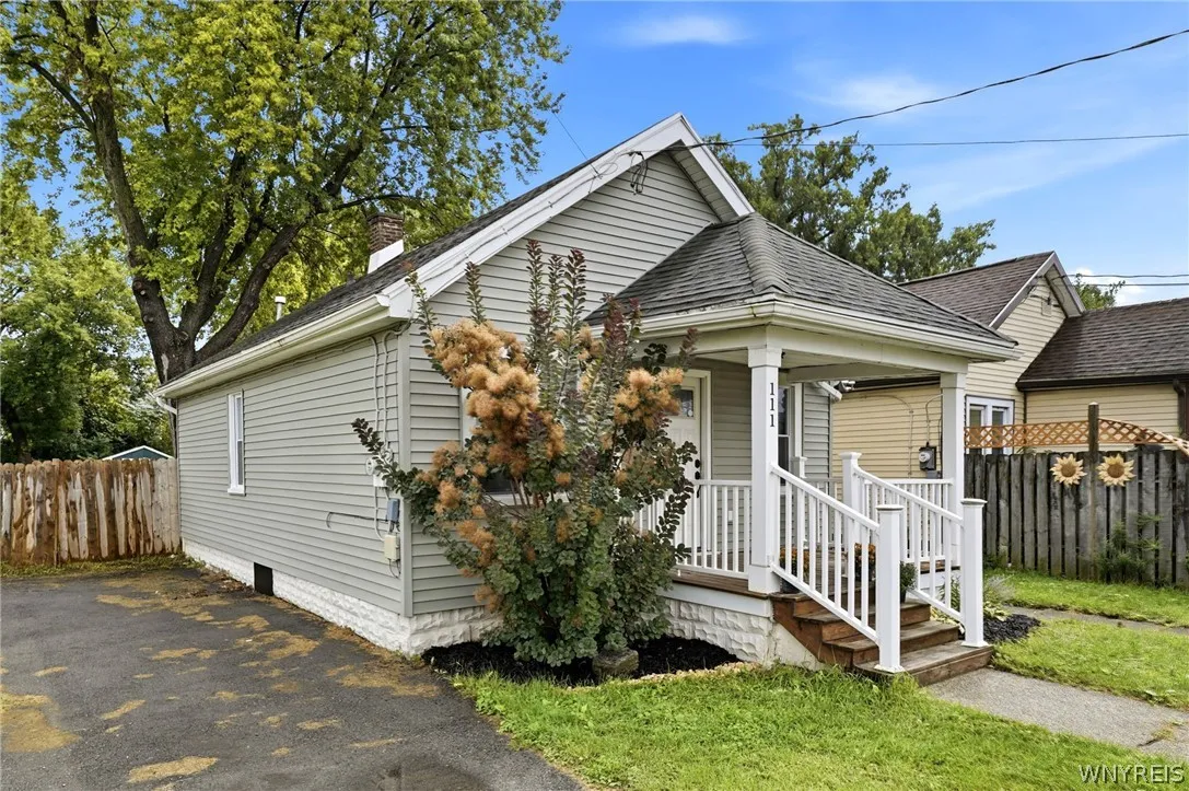 111 Dart Street, Buffalo, New York 14213, Buffalo, New York 14213, 1 Bedroom Bedrooms, 5 Room Rooms,1 BathroomBathrooms,Residential,For Sale,111 Dart Street, Buffalo, New York 14213,0,B1711482