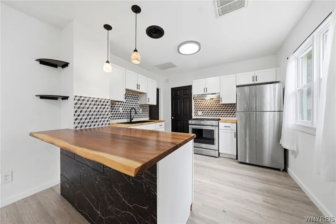 111 Dart Street, Buffalo, New York 14213, Buffalo, New York 14213, 1 Bedroom Bedrooms, 5 Room Rooms,1 BathroomBathrooms,Residential,For Sale,111 Dart Street, Buffalo, New York 14213,0,B1711482