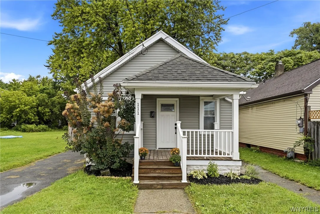 111 Dart Street, Buffalo, New York 14213, Buffalo, New York 14213, 1 Bedroom Bedrooms, 5 Room Rooms,1 BathroomBathrooms,Residential,For Sale,111 Dart Street, Buffalo, New York 14213,0,B1711482