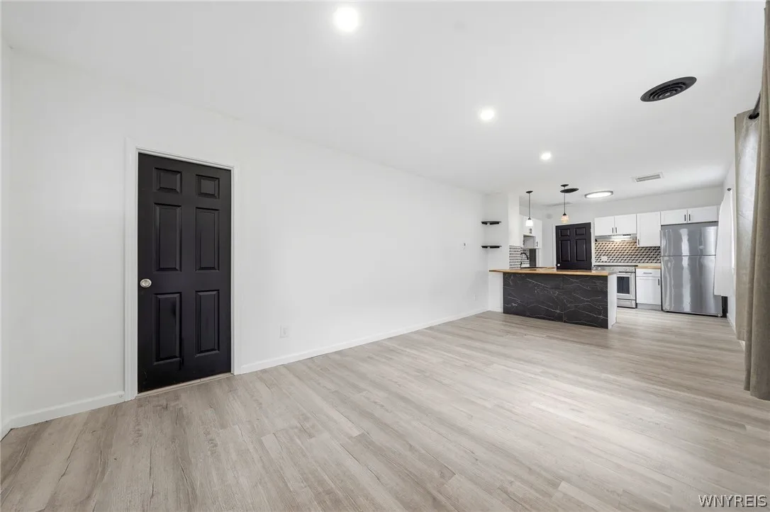111 Dart Street, Buffalo, New York 14213, Buffalo, New York 14213, 1 Bedroom Bedrooms, 5 Room Rooms,1 BathroomBathrooms,Residential,For Sale,111 Dart Street, Buffalo, New York 14213,0,B1711482